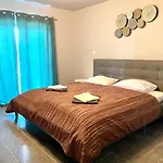 Balkon Apartmanhaz Panzio Balatonfured