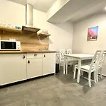 Balkon Apartmanhaz Panzio Bed & Breakfast