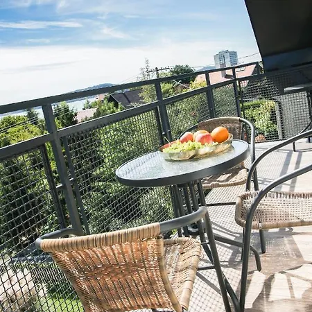 Balkon Apartmanhaz Panzio Couette-café Balatonfüred