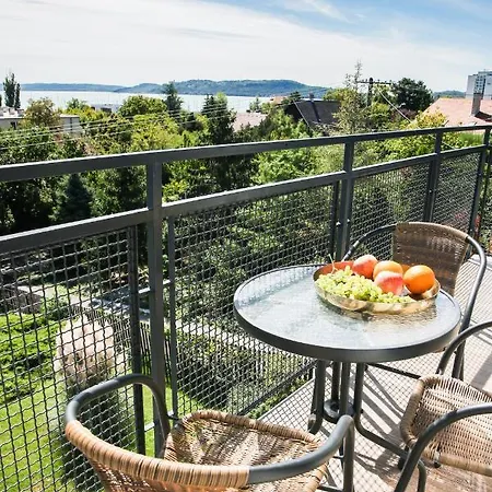 Balkon Apartmanhaz Panzio Couette-café