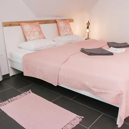 Balkon Apartmanhaz Panzio Balatonfüred