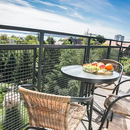 Balkon Apartmanhaz Panzio Bed & Breakfast