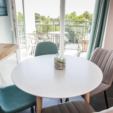 Balkon Apartmanhaz Panzio Balatonfured