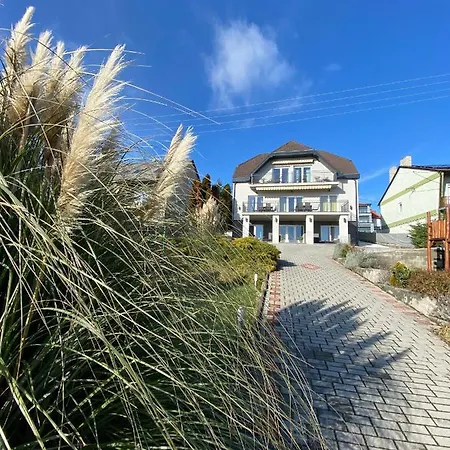 Balkon Apartmanhaz Panzio * Balatonfüred