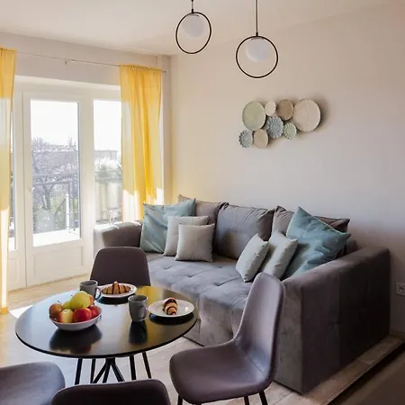 Balkon Apartmanhaz Panzio Bed & Breakfast *