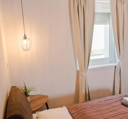 Balkon Apartmanhaz Panzio Balatonfüred