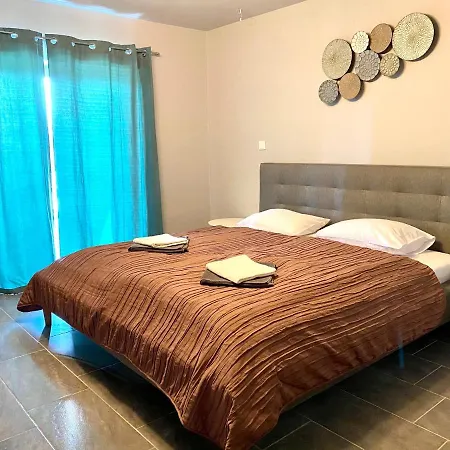 Balkon Apartmanhaz Panzio Балатонфюред