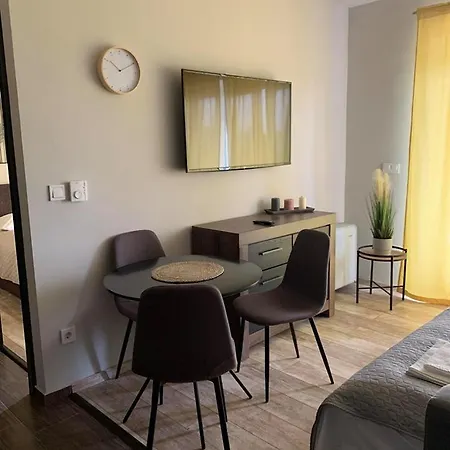 Balkon Apartmanhaz Panzio * Balatonfüred