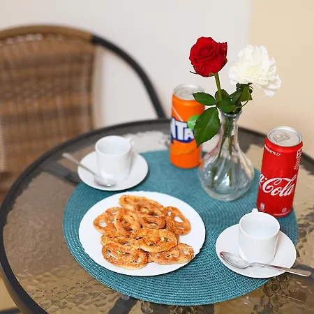 Couette-café Balkon Apartmanhaz Panzio