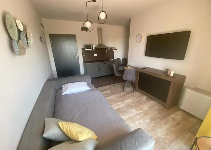 Balkon Apartmanhaz Panzio Balatonfured