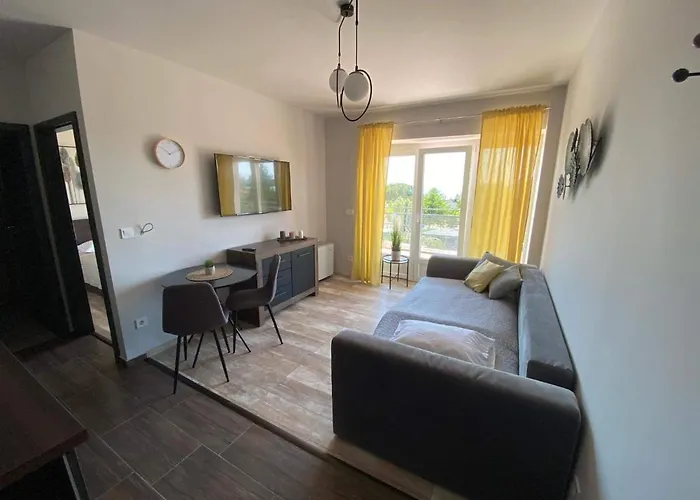 Balkon Apartmanhaz Panzio Balatonfured