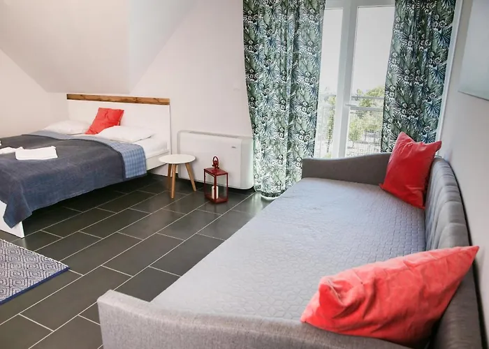 B&B Balkon Apartmanhaz Panzio 블로톤퓌레드
