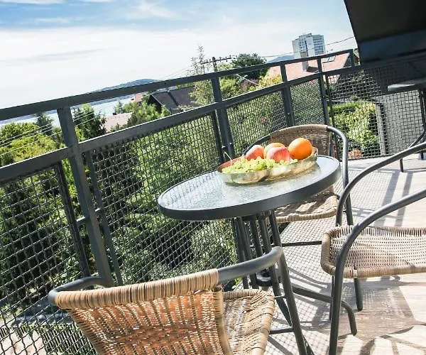 Balkon Apartmanhaz Panzio Bed & Breakfast Balatonfured