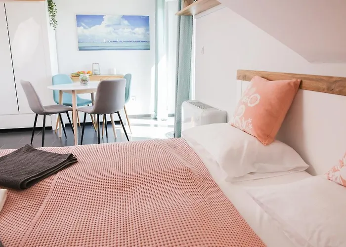 Balkon Apartmanhaz Panzio Bed & Breakfast Balatonfured