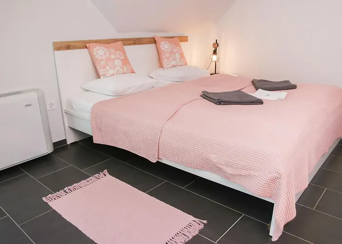 Balkon Apartmanhaz Panzio Balatonfured