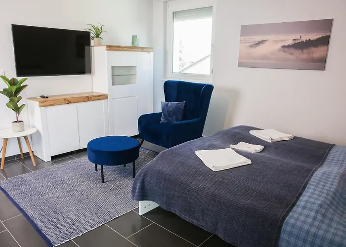 Balkon Apartmanhaz Panzio 3* Balatonfured
