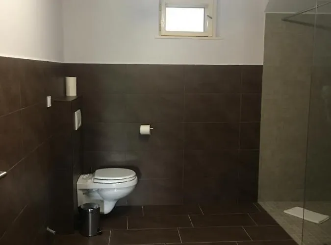 Balkon Apartmanhaz Panzio 3* Balatonfured