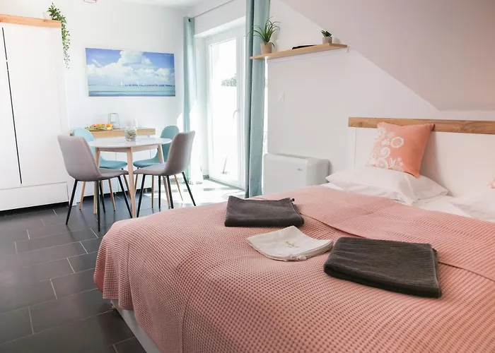 Bed & Breakfast Balkon Apartmanhaz Panzio Balatonfured